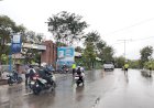 Hujan-Tak-Surutkan-Semangat,-Wakapolres-TTU-Kompol-Sudirman,-S.Sos.,-Turun-Langsung-Pastikan-kegiatan-Strong-Point-Pagi-berjalan-lancar