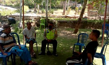 Bentuk-Kepedulian-Sosial,-Bripka-Stefanus-Tetap-Terapkan-Physical-Distancing