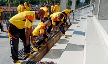 Polres-TTu-giat-kerja-bakti-dalam-rangka-memperingati-hari-Maulid-Nabi-1442-H