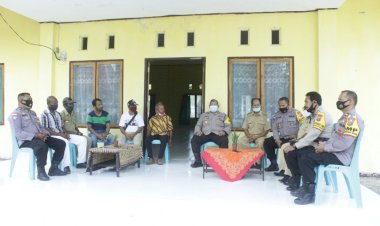 Paska-Kampanye,-Pamatwil-bersama-Waka-Polres-tatap-muka-masyarakat-perbatasan