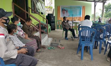 Bhabinkamtibmas-Desa-Faenake-himbau-warga-selalu-taati-protokol-kesehatan
