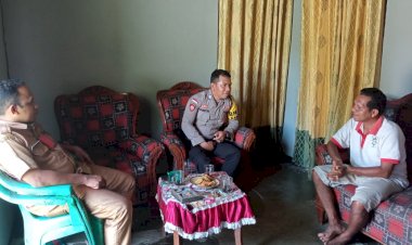 Bhabinkamtibmas-Kelurahan-Kefa-Utara,-sampaikan-Himbauan-Kamtibmas-dengan-Cara-Sambangi-Rumah-Warga