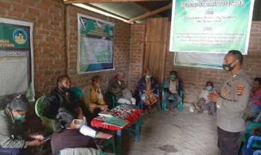 Kunjungi-Kelompok-Tani-Tafentob,-Bhabinkamtibmas-ingatkan-Agar-Patuhi-Protokol-Kesehatan