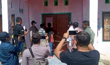 Warga-Segel-Kantor-Desa -Naiola,-Polsek-Miotim-Hadir-Lakukan-Mediasi