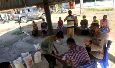 Pembagian-Beras-di-Biboki-Selatan,-Kapolsek-Harap-Dapat-Ringankan-Beban-Masyarakat
