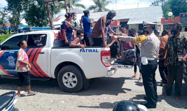 Kolaborasi-Lantas-dan-Sabhara-Jemput-Warga-Ikut-Vaksin