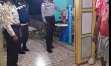 Patroli-Dialogis,-Anggota-Polsek-Bian-Imbau-Warga-Ikut-Vaksin-di-Puskesmas-Ponu