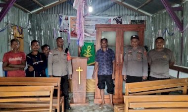 Lagi,-Anggota-Polres-TTU-Bantu-Gereja-Eksodus-Naen,-Ini-Pesan-Pdt.-Ona