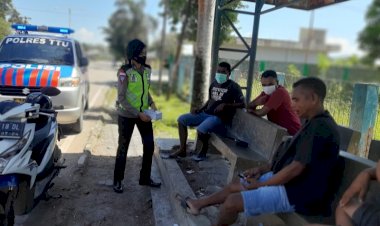Sasar-Halte-dan-Pangkalan-Ojek,-Lantas-Polres-TTU-Bagi-Masker
