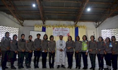 Sambut-HUT-Polwan,-Polwan-Polres-TTU-Gelar-Goes-to-School-di-SMA-Warta-Bhakti