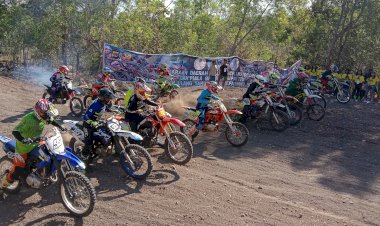 Wakapolres-TTU-Dampingi-Asisten-I-Setda-TTU-Tutup-Kegiatan-Grasstrack