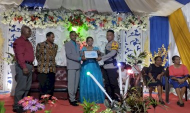 Bhabinkamtibmas-Kefa-Utara-Nobatkan-Pasangan-Pengantin-Sebagai-Duta-KDRT