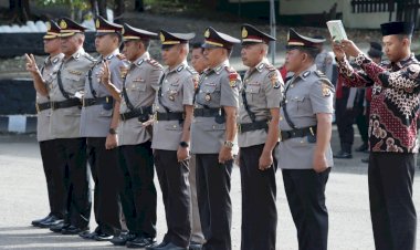 Pimpin-Sertijab-4-Perwira,-Kapolres-TTU-:-Tetap-Berikan-Pelayanan-Terbaik-Bagi-Masyarakat
