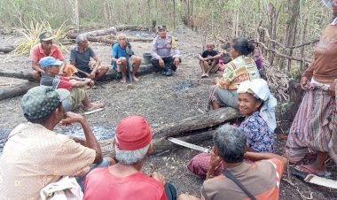 Bhabinkamtibmas-Desa-Banfanu-Polres-TTU-Blusukan-ke-Kebun-Warga-Binaan,-Imbau-Dilarang-Bakar-Hutan-dan-Lahan-Kebun