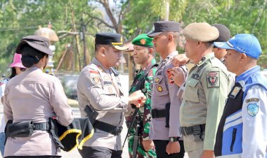 Gelar-Pasukan-Mantap-Brata-2023-2024-dan-Simulasi-Pengamanan-Kota-dalam-Rangka-Pemilu-2024-di-Polres-TTU