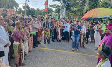 Wakili-Kapolda-NTT,-Wakapolres-TTU-Jemput-Uskup-Agung-Kupang-di-Kefamenanu