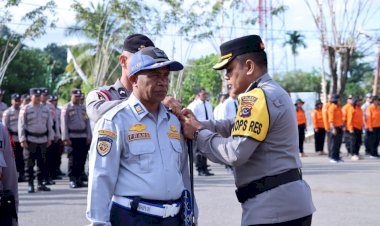 Apel-Gelar-Pasukan-Operasi-Mantap-Praja-Turangga-2024-di-Polres-TTU-:-Amanat-Kapoldda-NTT;-Netralitas-Polri-sangat-penting-untuk-menjaga-kepercayaan-masyarakat-terhadap-Institusi-Polri
