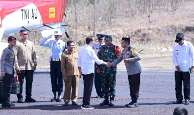 Kapolres-TTU,-Dandim-1618-TTU,-dan-PLT-Bupati-TTU-Terima-Kunjungan-Presiden-Jokowi-di-Napan