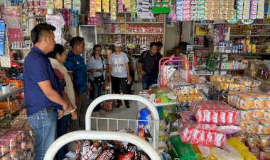 Sidak-Harga-Minyak-Goreng,-IPTU-Rizaldi-Haris-Ingatkan-Pedagang-Tidak-Lakukan-Penimbunan