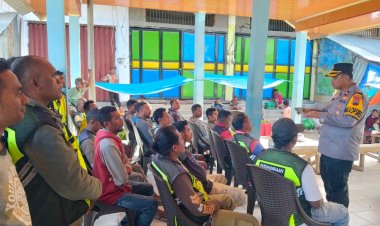 Tingkatkan-Kedisiplinan-Berkendara;-Wakapolres-TTU-Pimpin-Sosialisasi-Kamseltibcarlantas-di-Terminal-Bus-Kefamenanu