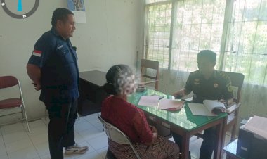 Wujudkan-Kepastian-Hukum,-Polsek-Biboki-Selatan-Serahkan-Tersangka-Penganiayaan-ke-Kejaksaan-Negeri-TTU-dalam-Proses-Tahap-II