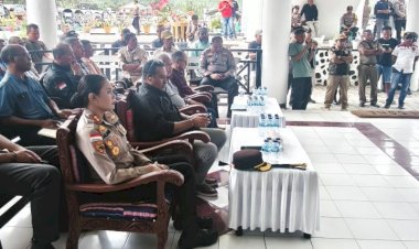 Polres-Timor-Tengah-Utara-Amankan-Aksi-Unjukrasa-Damai-Memperingati-May-Day-dengan-Pendekatan-Humanis