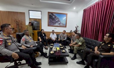 Wakapolda-NTT-Turun-Langsung-ke-Adonara-Timur,-Percepat-Penyelesaian-Konflik-Sosial-Melalui-Dialog,-Rekonsiliasi-dan-Penegakan-Hukum