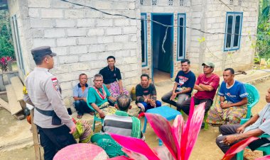 Cegah-Kriminalitas-Sejak-Dini,-Bhabinkamtibmas-Desa-Kiusili-Sosialisasikan-'Jadi-Polisi-Bagi-Diri-Sendiri'-dan-Layanan-Call-Center-110