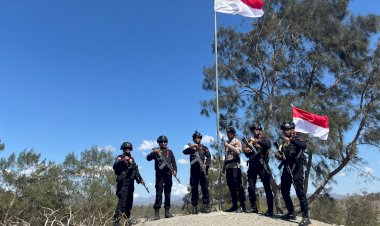 “Sinergitas-di-Garis-Depan-NKRI,-Polsubsektor-Bikomi-Utara-Bersama-Personel-Brimob-Satgas-Pamtas-Ri-Rdtl-Di-Wilayah-Perbatasan”