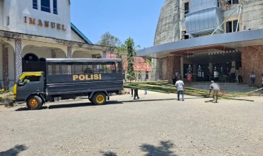 Tak-Sekadar-Berpatroli,-Kasat-Sabhara-Pimpin-Personel-Raimas-Sabhara-Polres-TTU-Hidupkan-Semangat-Gotong-Royong