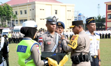 Tekan-Angka-Kecelakaan-dan-Pelanggaran,-Kapolda-NTT-Pimpin-Upacara-Gelar-Pasukan-Operasi-Patuh-Turangga-2026