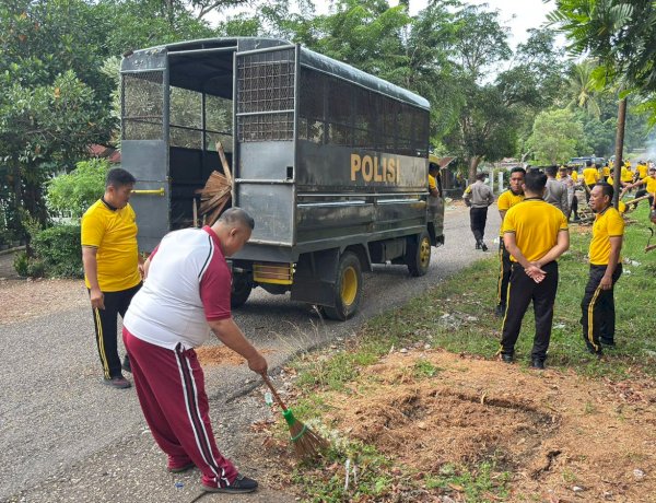 Wujudkan-Lingkungan-Kerja-yang-Asri,-Polres-TTU-Gelar-Aksi-