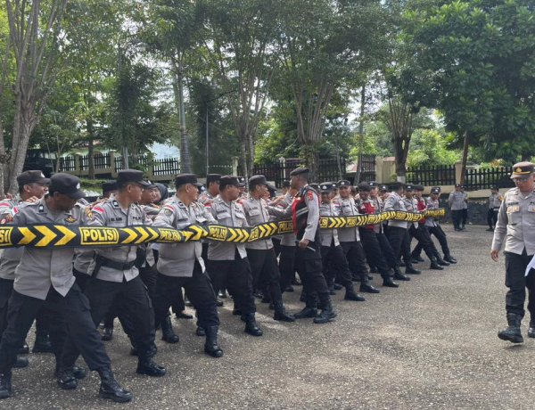 Wakapolres TTU Pimpin Langsung Latihan Dalmas, Polres TTU Matangkan Persiapan Jelang May Day 2026