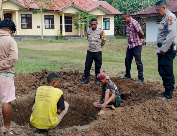 Wujud Nyata Kepedulian Kemanusiaan, Kapolsek Biboki Selatan Inisiasi Penggalian Sumur Air Bersih demi Anggota dan Warga Sekitar