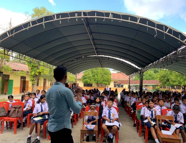 Perangi Narkoba Sejak Dini: Polres Ttu Gelar Sosialisasi Bahaya Napza Di Smpn 1 Kefamenanu