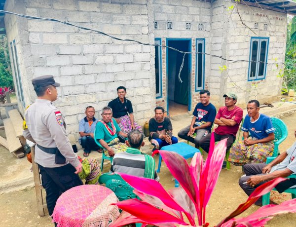 Cegah Kriminalitas Sejak Dini, Bhabinkamtibmas Desa Kiusili Sosialisasikan 'Jadi Polisi Bagi Diri Sendiri' dan Layanan Call Center 110
