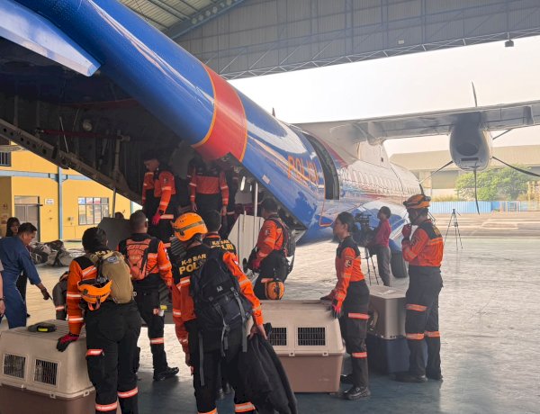 Terus Bergerak Cepat, Polri Kembali Kirim K9, Obat-obatan dan 3,4 Ton Bantuan ke NTT