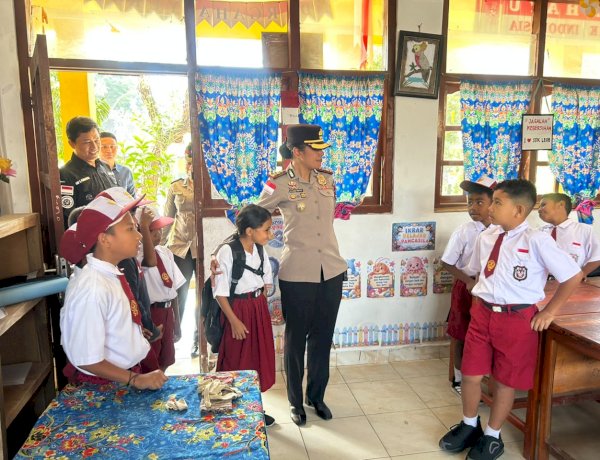 Penuh Kehangatan dan Jiwa Keibuan, Kapolres TTU Berbagi Cerita dan Tawa Bersama Siswa SDK Leob
