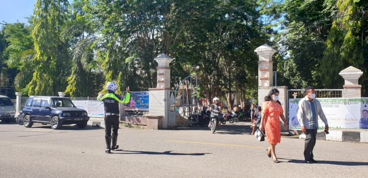 Protokes Wajib Dipatuhi Umat; Misa Tahun Baru di Kefamenanu diawasi Polisi