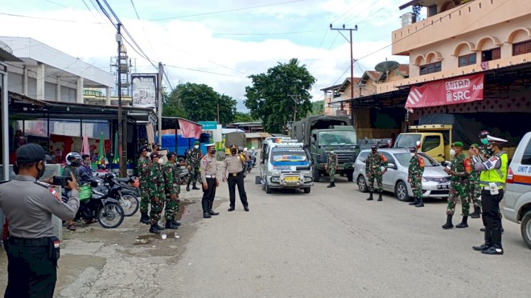 Kodim 1618 TTU Dan Polres TTU lakukan Kegiatan Penyemprotan Disenfektan Dan Operasi Aman Nusa II