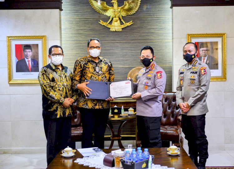 BPK menyerahkan Sertifikat CSFA kepada Kapolri, ini pesan kapolri kepada personil Polri.