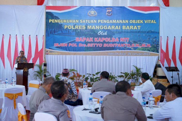Kapolda NTT mengukuhkan Satuan Pamobvit Polres Manggarai Barat