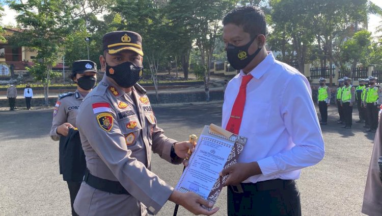 Lagi, Kapolres TTU Berikan Reward Bagi Anggota yang Berhasil Ungkap Judi