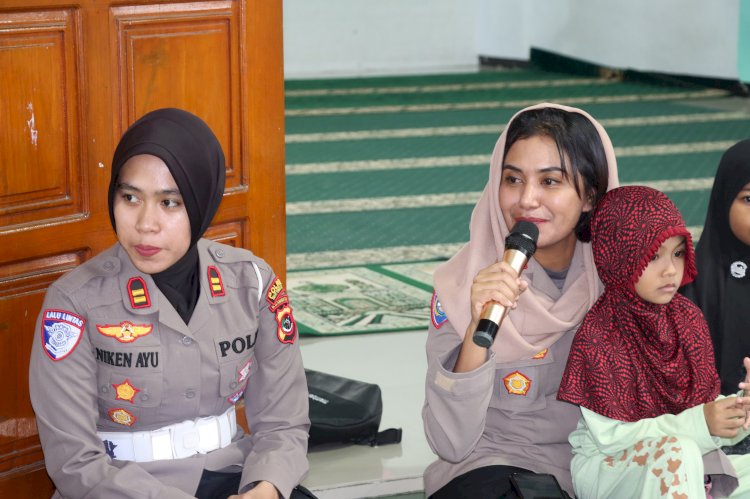 Buka Puasa Bersama di Masjid Al Mujahidin Kefamenanu; Kapolres TTU : Seorang Pemimpin Harus Hadir Tidak Hanya Dalam Tugas Formal, Tetapi Juga Dalam Setip Momen Kebersamaan