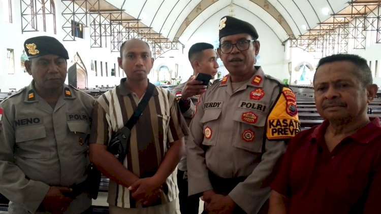 Sterilisasi Sejumlah Gereja Jelang Tri Hari Suci, Kasat Samapta Polres TTU Kerahkan Satu Pleton Personel