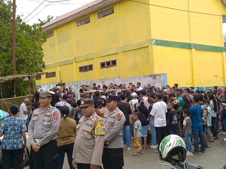 Diguyur Hujan, Prosesi Jalan Salib Berjalan Lancar