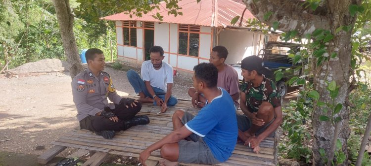 Bhabinkamtibmas Desa Oetalus Imbau Warga Manfaatkan Call Center 110 Polres TTU