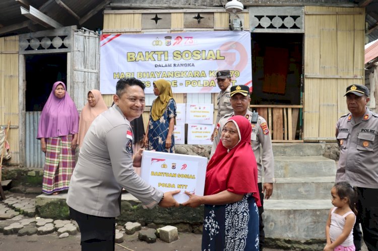 Peduli dan Berbagi di Hari Bhayangkara ke-79, Wakapolda NTT Sambangi Panti Asuhan Bhakti Luhur Ende