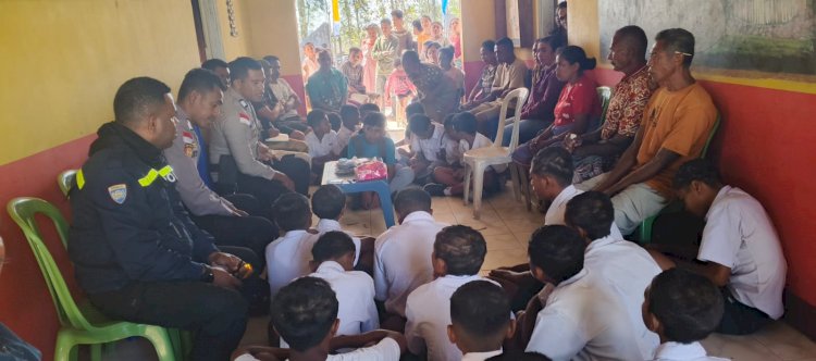 Jaga Disiplin dan Cegah Kenakalan Remaja, Bhabinkamtibmas Polsek Miobar Sambangi Siswa SMPN Oelneke