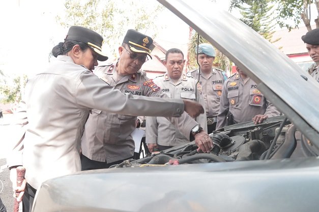 Pastikan Kesiapan Armada, Kapolres TTU AKBP Eliana Papote Cek Seluruh Kendaraan Dinas